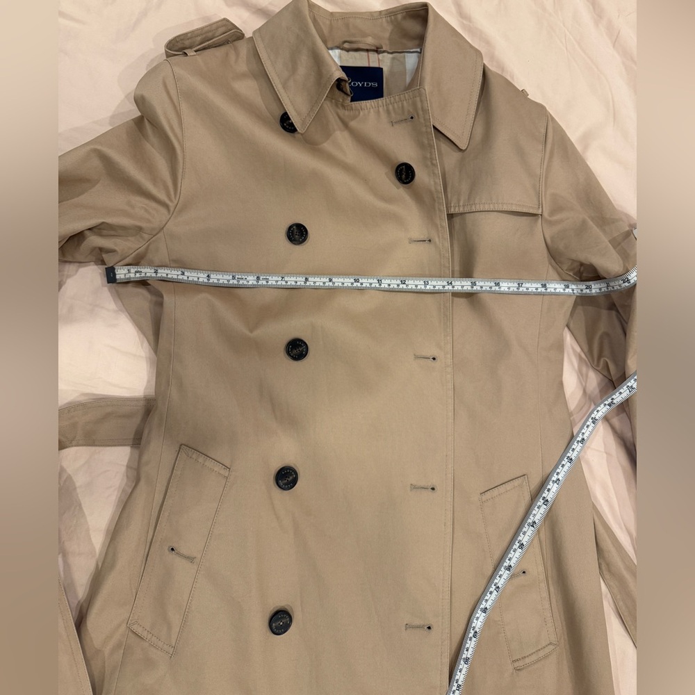 Classic Gabardine Beige Trench Coat - Picture 4 of 10
